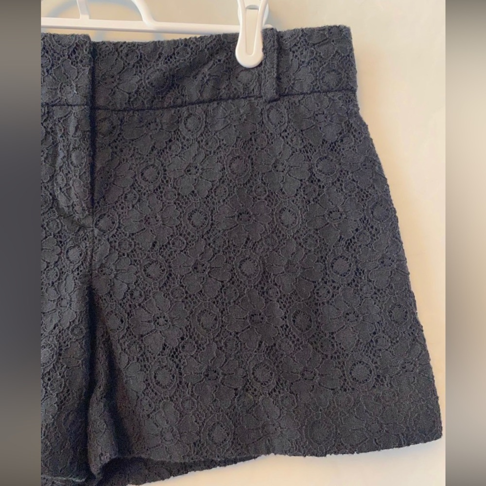 Ann Taylor LOFT black lace shorts size 4 - Picture 3 of 9
